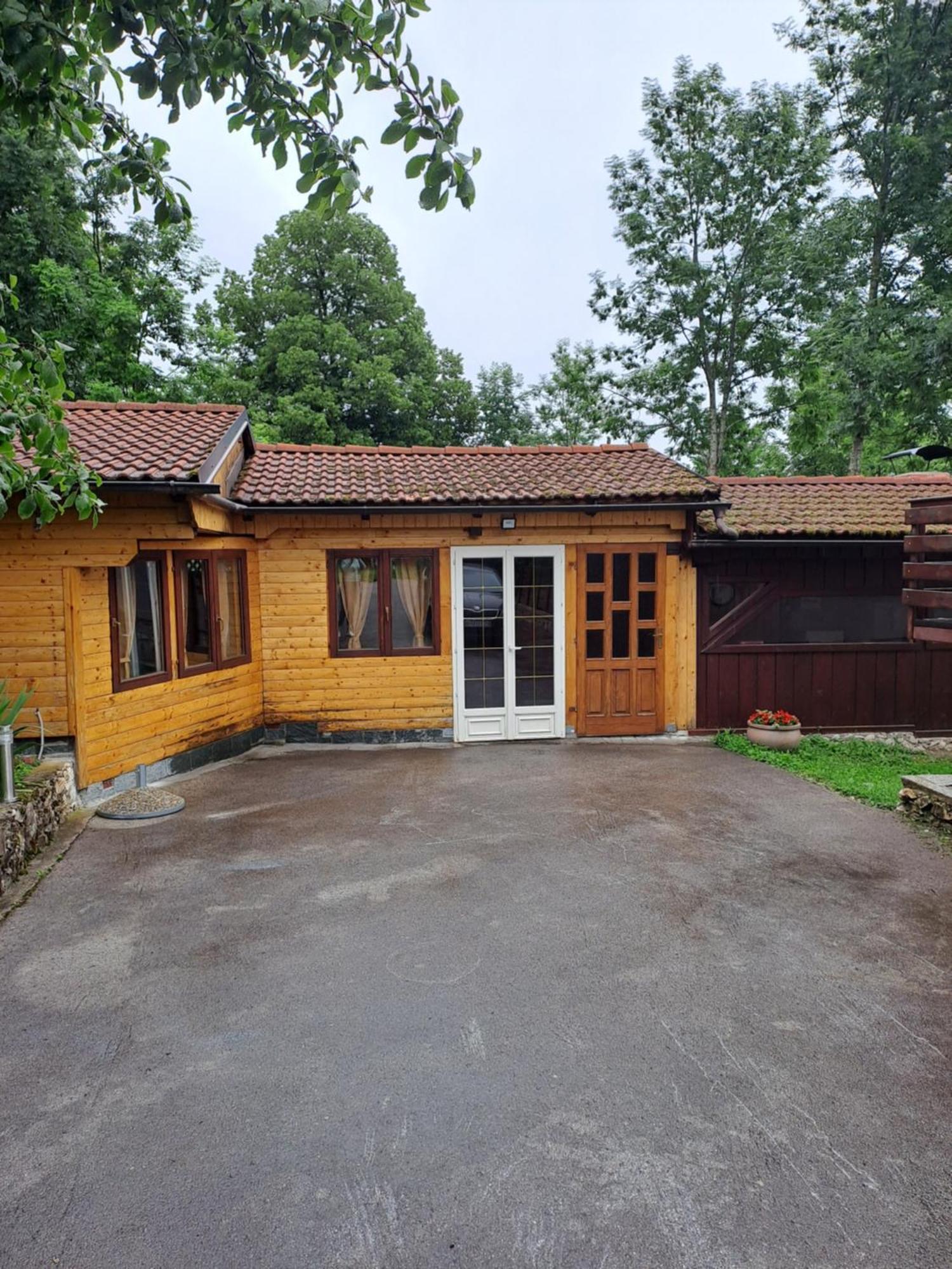 Guesthouse Andrea Poljanak Extérieur photo